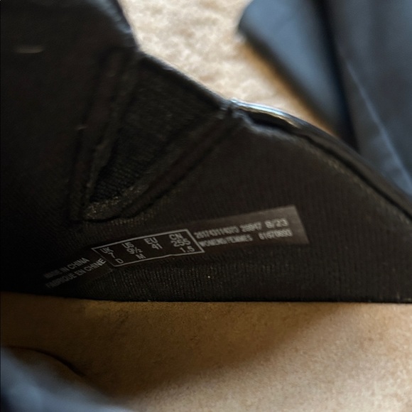 Clarks Comfort Black Leather Casual Mules - Picture 3 of 6